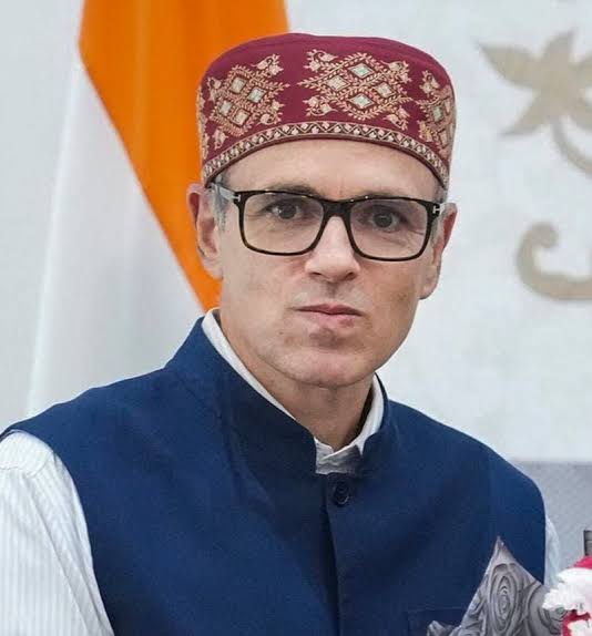 CM Omar Abdullah Visits Flood-Hit Shalina, Reviews Situation on Ground